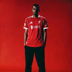 回声报：弗林蓬恢复训练伊萨克首次参加合练，巴伊切蒂奇草地训练