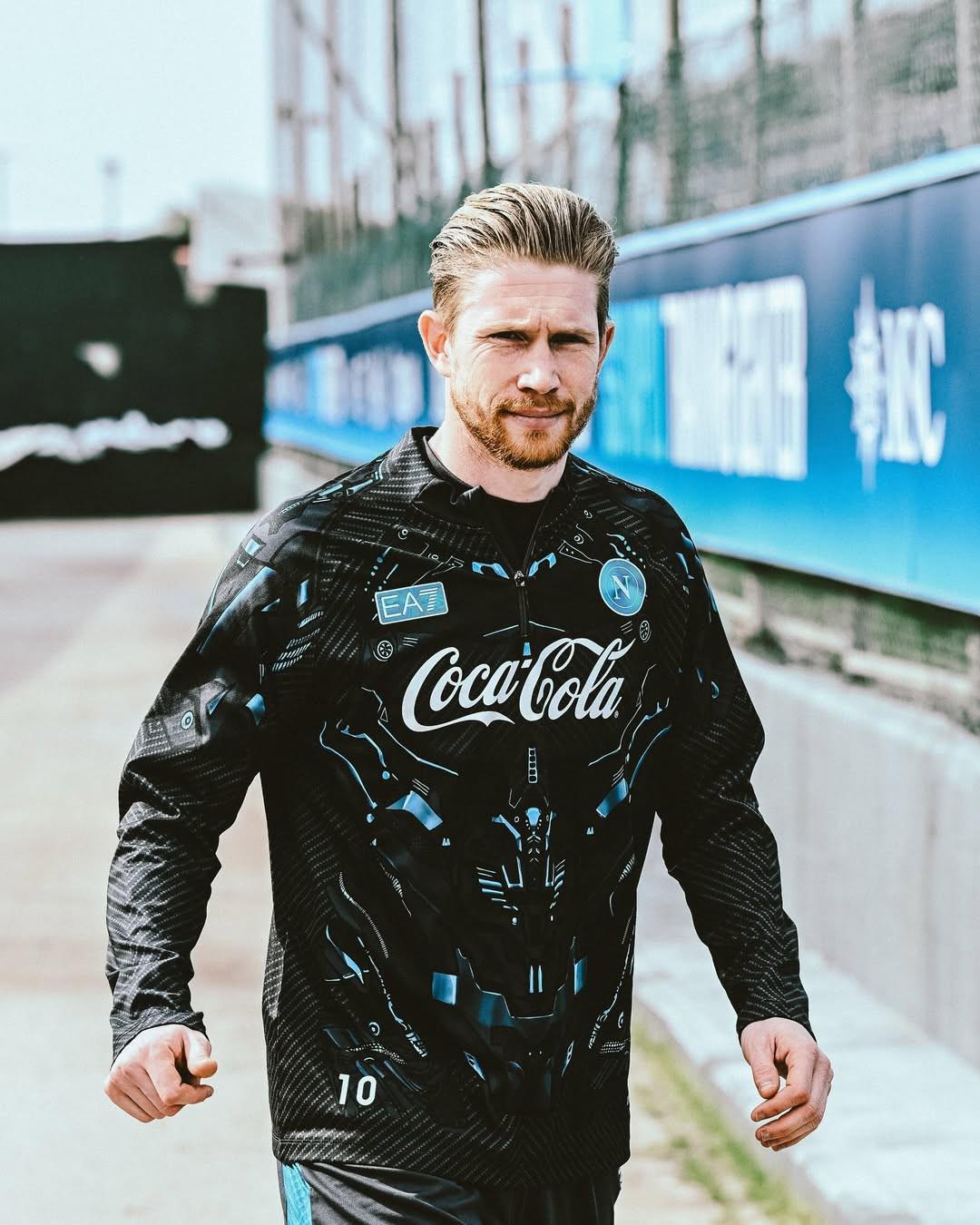 APP下载平台-好久不见，德布劳内晒恢复合练图：